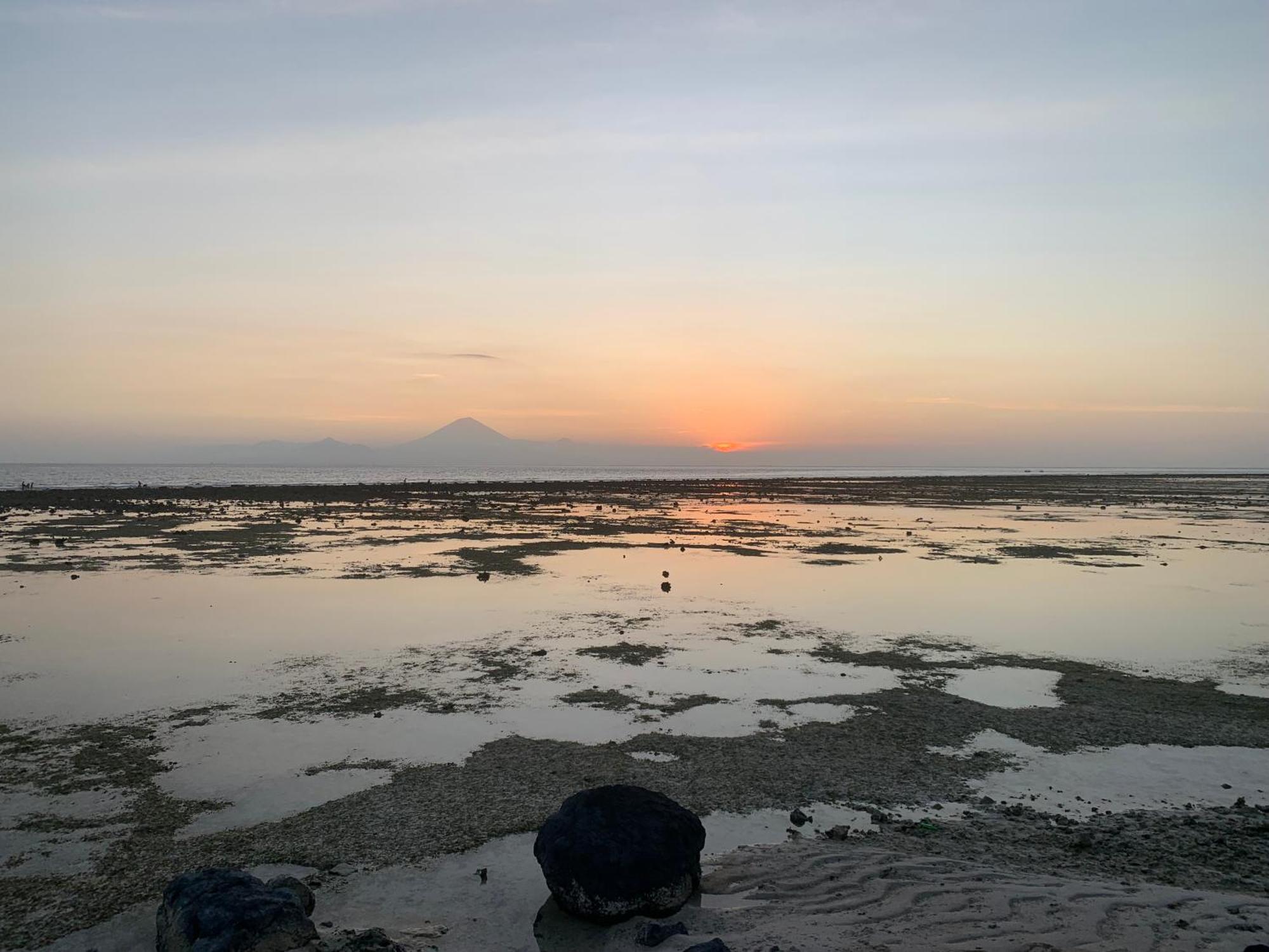 ホテル Gili Davidoff Skyline ギリ・トラワンガン エクステリア 写真